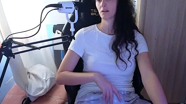 Snapshot of MemiKouki chatting on September 28, 2025, 2:13 pm MemiKouki online show from September 28, 2025, 2:13 pm