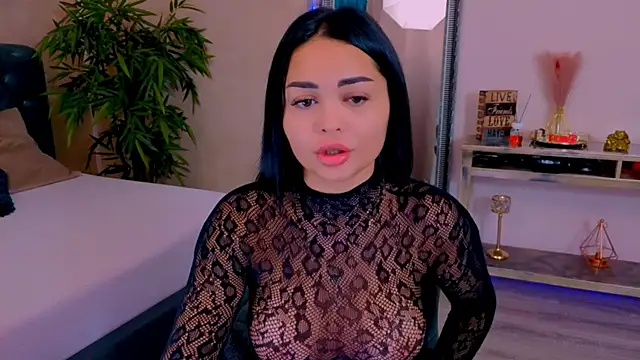 MichelleReys online show from October 22, 2025, 7:13 pm