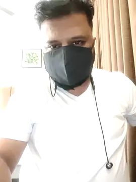 Hunk-Hand6 online show from March 27, 2026, 10:05 am