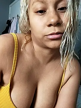 Snapshot of MaryAlbuquerque chatting on September 9, 2025, 2:21 am MaryAlbuquerque online show from September 9, 2025, 2:21 am