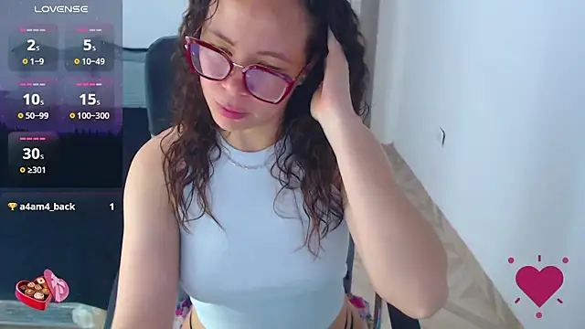 Snapshot of SharonR1 chatting on May 22, 2026, 3:32 pm SharonR1 online show from May 22, 2026, 3:32 pm