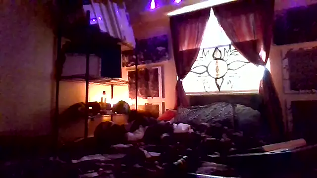 Snapshot of Mic_Oxinner chatting on November 21, 2025, 5:56 pm Mic Oxinner online show from November 21, 2025, 5:56 pm