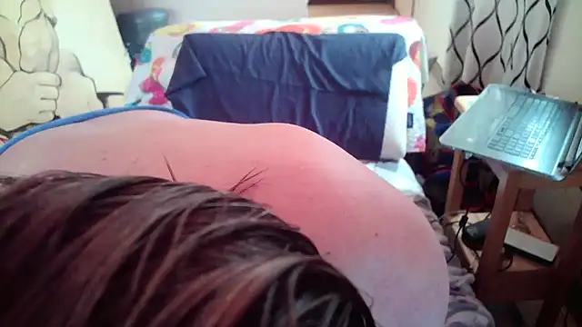 Snapshot of Mic_Oxinner chatting on January 14, 2025, 6:49 pm Mic Oxinner online show from January 14, 2025, 6:49 pm