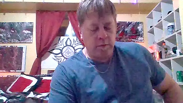 Snapshot of Mic_Oxinner chatting on November 18, 2025, 9:23 am Mic Oxinner online show from November 18, 2025, 9:23 am