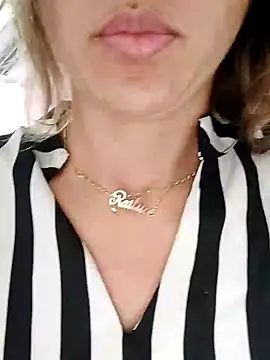 melissa 35  online show from November 3, 2025, 1:00 am