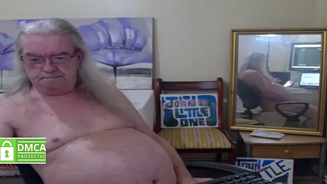 Snapshot of john_little_one1 chatting on April 24, 2026, 7:49 pm john little one1 online show from April 24, 2026, 7:49 pm