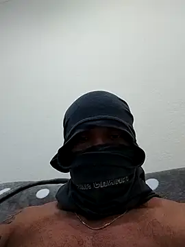 morenosouza099 online show from April 18, 2026, 7:40 pm