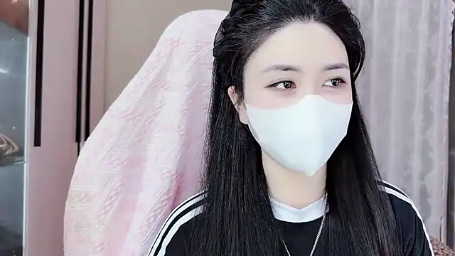  Lygn   online show from November 13, 2025, 5:55 am