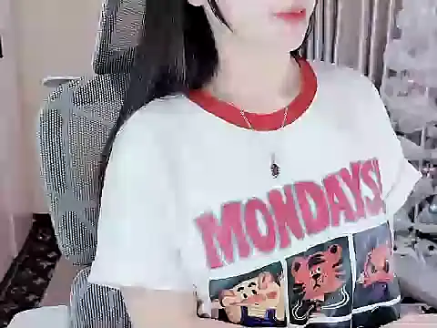 Snapshot of _Lygn__ chatting on December 16, 2025, 5:55 am Lygn online show from December 16, 2025, 5:55 am