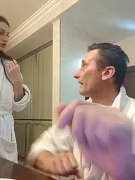 Snapshot of Viause_Kentauelle chatting on March 18, 2025, 9:43 pm Viause Kentauelle online show from March 18, 2025, 9:43 pm