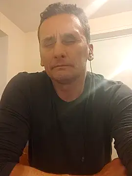 Snapshot of Viause_Kentauelle chatting on February 25, 2025, 6:44 pm Viause Kentauelle online show from February 25, 2025, 6:44 pm