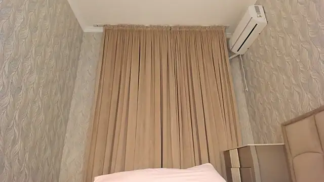 heyheyneko online show from February 7, 2026, 2:08 am