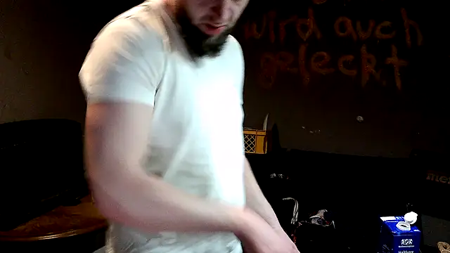 donhulio482 online show from March 11, 2025, 11:58 pm