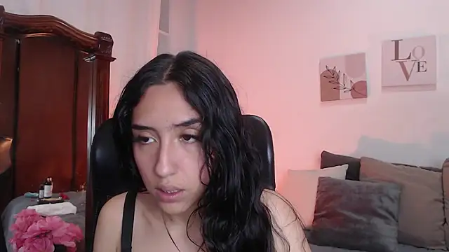 Snapshot of madisex_s chatting on October 6, 2025, 1:01 pm madisex s online show from October 6, 2025, 1:01 pm