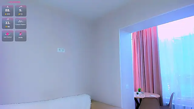 Snapshot of Feral__berry__ chatting on February 23, 2026, 8:26 am Feral berry online show from February 23, 2026, 8:26 am