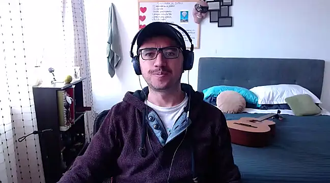 Diptongo online show from March 16, 2025, 3:17 pm