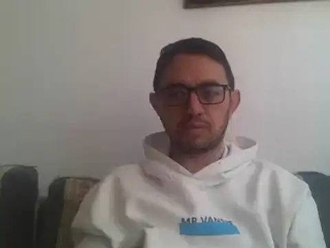 Diptongo online show from December 5, 2024, 3:23 pm