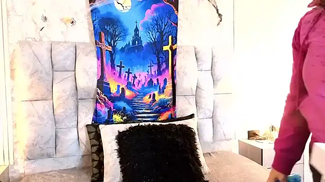 charlotte  G online show from October 17, 2025, 11:23 am