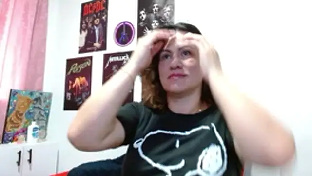 charlotte  G online show from December 16, 2025, 6:12 pm