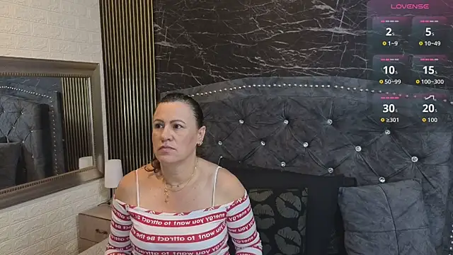 charlotte  G online show from April 7, 2026, 10:39 am