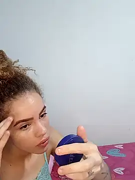 Snapshot of Zamu_1992 chatting on January 13, 2025, 6:06 am Zamu 1992 online show from January 13, 2025, 6:06 am