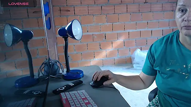 hairyglad69 online show from May 14, 2026, 12:57 pm