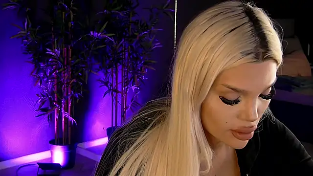 shayblonde online show from March 3, 2025, 8:11 pm