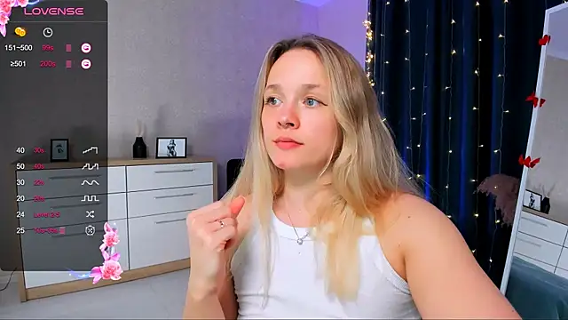 Snapshot of SherillBrill chatting on March 6, 2025, 8:59 pm SherillBrill online show from March 6, 2025, 8:59 pm