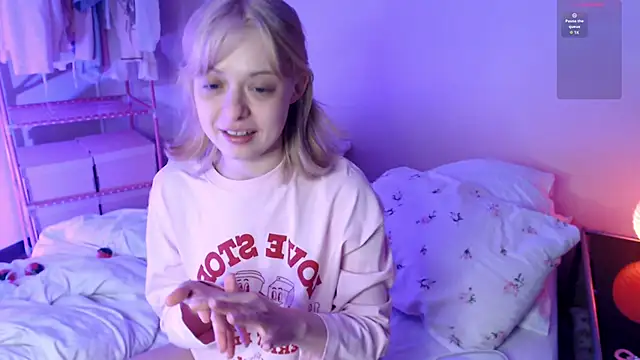 Snapshot of KatieMelone chatting on February 15, 2026, 1:28 am KatieMelone online show from February 15, 2026, 1:28 am