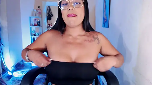 AmandaMarii online show from December 13, 2024, 1:04 am