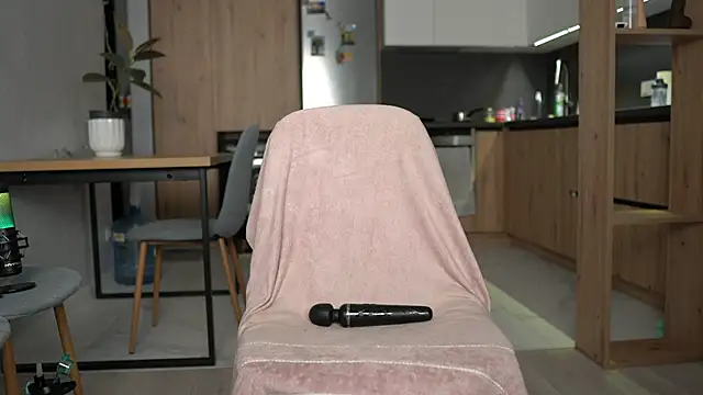 Nikita Karma online show from March 11, 2026, 4:34 pm