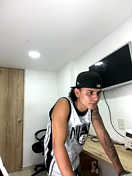 Snapshot of bob_petterson chatting on September 16, 2025, 3:18 am bob petterson online show from September 16, 2025, 3:18 am