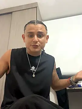 Snapshot of bob_petterson chatting on October 19, 2025, 12:24 am bob petterson online show from October 19, 2025, 12:24 am