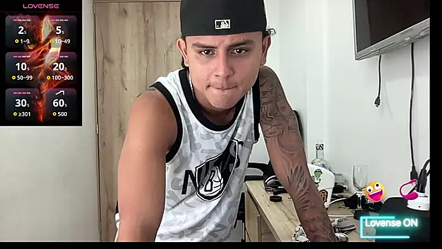 Snapshot of bob_petterson chatting on October 15, 2025, 2:25 pm bob petterson online show from October 15, 2025, 2:25 pm