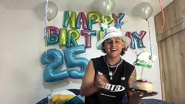 Snapshot of bob_petterson chatting on October 1, 2025, 1:11 am bob petterson online show from October 1, 2025, 1:11 am