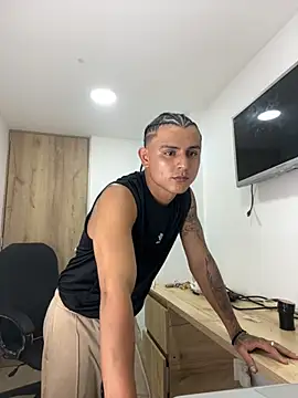 Snapshot of bob_petterson chatting on September 18, 2025, 3:42 am bob petterson online show from September 18, 2025, 3:42 am