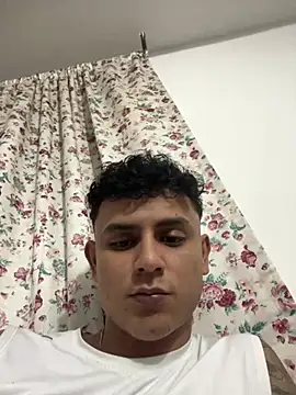 Snapshot of bob_petterson chatting on January 29, 2025, 2:51 am bob petterson online show from January 29, 2025, 2:51 am