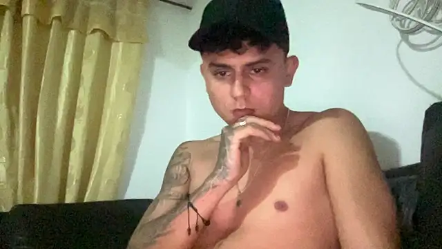 Snapshot of bob_petterson chatting on February 13, 2025, 5:54 pm bob petterson online show from February 13, 2025, 5:54 pm