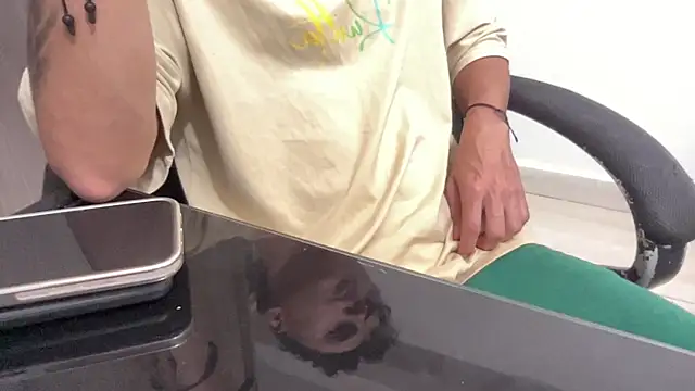 Snapshot of bob_petterson chatting on February 2, 2025, 10:39 pm bob petterson online show from February 2, 2025, 10:39 pm