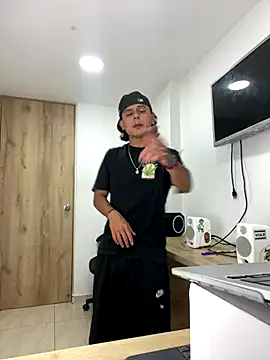 Snapshot of bob_petterson chatting on October 7, 2025, 4:02 am bob petterson online show from October 7, 2025, 4:02 am