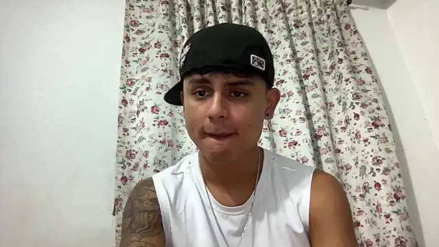 Snapshot of bob_petterson chatting on January 7, 2025, 7:10 am bob petterson online show from January 7, 2025, 7:10 am