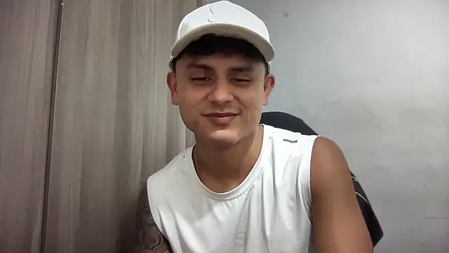 Snapshot of bob_petterson chatting on January 18, 2025, 3:20 am bob petterson online show from January 18, 2025, 3:20 am