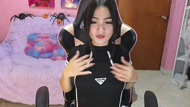 keity moon online show from October 25, 2025, 2:28 pm