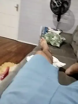 danielsafado222 online show from February 3, 2026, 2:53 am