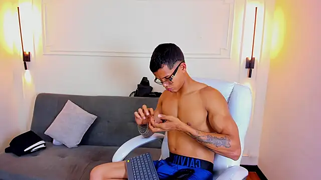 Paradise boy s online show from February 26, 2026, 8:20 pm