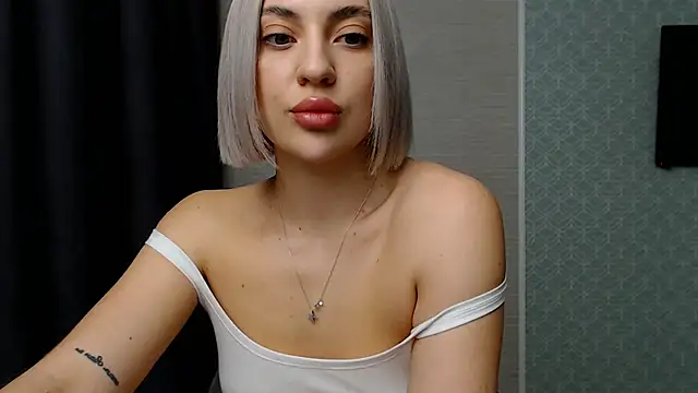 hot-sasha9 online show from February 6, 2025, 4:47 pm