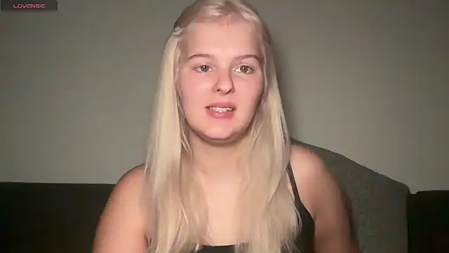 Snapshot of Allylove03 chatting on November 23, 2025, 6:45 am Allylove03 online show from November 23, 2025, 6:45 am