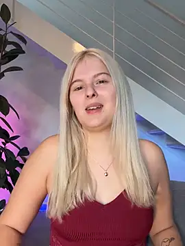 Snapshot of Allylove03 chatting on December 1, 2025, 7:42 am Allylove03 online show from December 1, 2025, 7:42 am