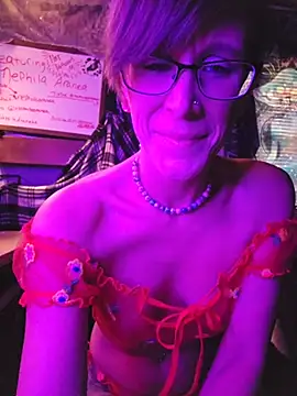 nephilaaranea online show from April 4, 2026, 11:00 pm