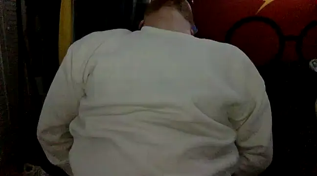 Pelirrojo1234 online show from February 3, 2025, 6:49 pm